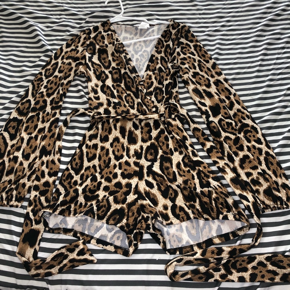 LEOPARD MINI BLACK / WHITE NIGHT OUT ROMPER medium